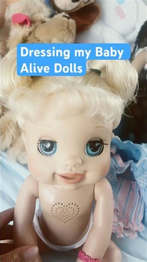 Dressing My Baby Alive Dolls #babyalive #babygirl #babyalivedoll #dressup #dressing #kawaii