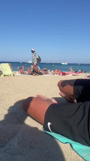 Funny Fart Moments at the Beach
