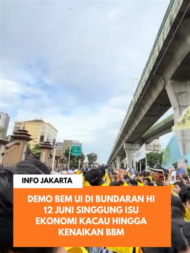 Demo BEM UI di Bundaran HI Hari Ini, Singgung Isu Ekonomi Kacau hingga Kenaikan BBM Jakarta - Badan Eksekutif Mahasiswa (BEM) Universitas Indonesia (UI) kembali turun ke jalan. Kali ini, ribuan massa mahasiswa berkumpul dan menggelar aksi unjuk rasa di kawasan Bundaran Hotel Indonesia (HI), Jakarta Pusat, Jumat (12/6/2026). Aksi demonstrasi ini menyoroti berbagai krisis multidimensi yang dinilai semakin mencekik kehidupan rakyat. Dalam selebaran seruan aksinya, mahasiswa menyoroti sejumlah masal