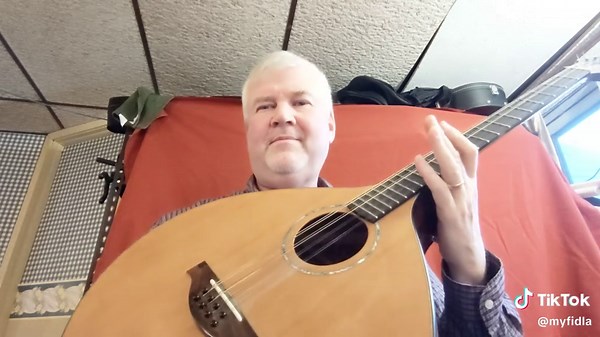 “The Lilting Banshee” is a traditional Irish jig, usually played in A Dorian or A minor, and it’s a common session tune. Its name combines “lilting” — a musical style of Irish singing — with “banshee,” the Irish fairy spirit associated with a deathly wail, and some sources note it was collected by Francis O’Neill and published in O’Neill’s Music of Ireland in 1903. #mandolin #Irishbouzouki #Ireland #Jigs