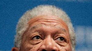 Una mujer demanda a Morgan Freeman por el accidente de coche que sufrieron