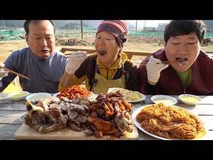 족발을 튀겨서 먹는다?? 튀김족발 (Fried pigs' feet) - 튀지1985 !! 요리&먹방!! - Mukbang eating show