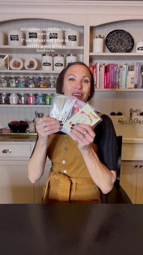 102K views · 4.5K reactions | Whipping up a homemade recipe card for the perfect gift… yes- she’s a Pampered Chefegg cooker… but once you try the butter melting hack you’ll never go back 杻 #homemadegifts #recipecards #giftwrappingideas #emilycarriveau | Small Town Me | Facebook