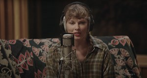 ‘Folklore’ Review: Taylor Swift’s Disney  Doc Is Just Her Singing in a Barn, and That’s OK