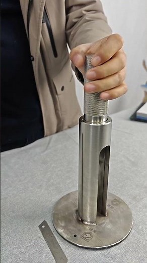 Honeycomb cutting small equipment, simple structure, low cost, and micro-blade design