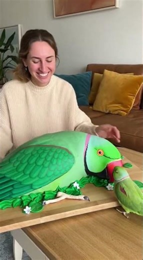 When you meet the jumbo version of yourself on your birthday! 🦜🎂 #ParrotProblems #SizeMatters