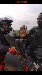 On the road to Abuja, I encounter the mighty Niger River and I try to catch the ferry across. Negotiating about the price is a game you have to play, and well… at least everybody got across to the other side 😂 #itchyboots #africa #nigeria #negotiation #revitadventure #revitrider #moskomoto #arai | Itchy Boots
