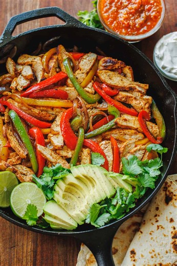 This Chicken Fajita recipe is a must-try!😍 RECIPE: https://natashaskitchen.com/chicken-fajitas-recipe/ | NatashasKitchen.com