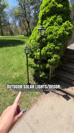 The cutest outdoor solar lights and so easy to set up! #outdoorsolarlight #solarlamppost #yarddecor #outdoorlights #tiktokshopstarterpicks