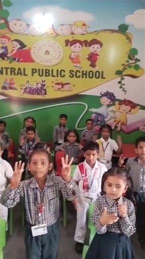 📸 Child Activity Time 🎶Little learners enjoying the fun “One Finger, Two Finger” rhyme #earlylearn