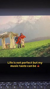 90s Music Taste: Perfect Playlist for Nostalgia