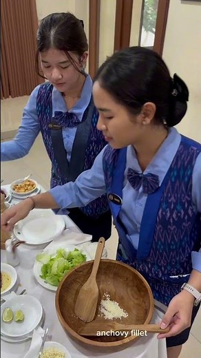 Tossing Caesar Salad Like a Pro | Classic Gueridon Service Demonstration