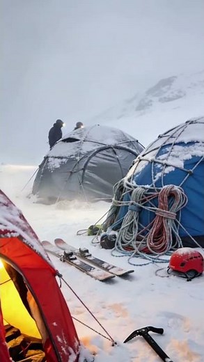 Blizzard Survival: Fighting Frost & Staying Alive in Icy Wilderness | Winter Camping in a Snowstorm