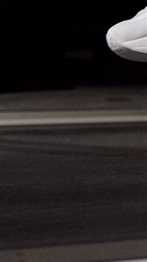 Engineered in the lab Unleashed on the tracks From the precision of Mizuno Japan Engineering to the starting line. Our new race shoe is coming, delivering a perfect trifecta of lightweight agility, high-response cushioning, and stable ride. Full disclosure dropping on 2nd Dec 2025 #Mizuno #MizunoRunning #ReachBeyond #MIZUNOJAPANENGINEERING | Mizuno