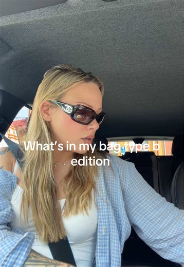 What’s in my bag type b edition: tiss tiss,လိုကာ,ljus och comfort