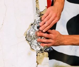 1.1M views · 2.6K reactions | From broken to beautiful! DIY crack and hole repairs! | 5-Minute Crafts | Facebook