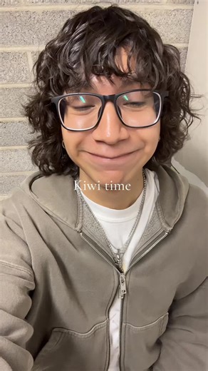 I will do a Christmas tree update tomorrow!! Sorry I was super tired today… #eya #eyp