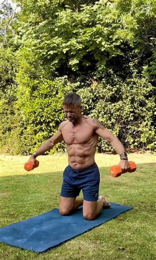 Quick Lateral Raises to Improve Shoulder Strength After 50