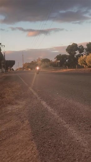 MT07 power wheelies 🔥