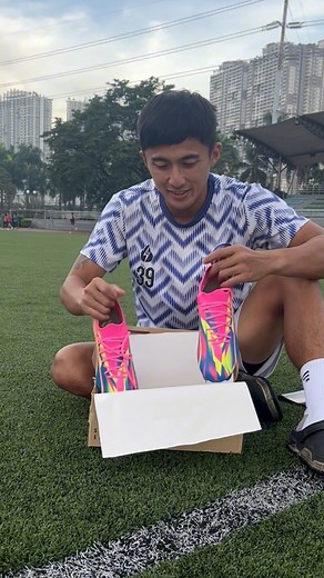 1.6K reactions · 37 shares | Unboxing the PUMA Ultra energy pack Luminous Pink.  | Team PAB | Facebook