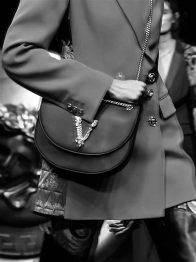 #fashion #asthetic #Versace | #fashiontiktok