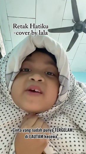 329K views · 2.6K reactions | Budak budak zaman sekarang layan eh lagu galau camni 藍 Tapi dik suara sedap dah cuma ada salah sikit lirik tu, takut jadi lain makna kejap lagi  #sharERA Kredit tiktok hzqshh_ | ERA (Malaysia) | Facebook