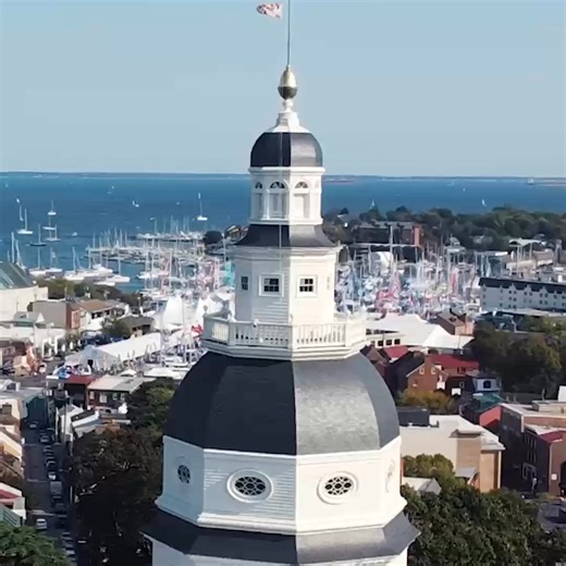 Set in Maryland’s sailing capital, the Annapolis Sailboat Show draws everyone from seasoned sailors to newcomers. With boats, gear, experts, and unbeatable energy, it’s a can’t miss event. Ready to explore? Here are 6 ways to make the most of it. | Annapolis Boat Shows