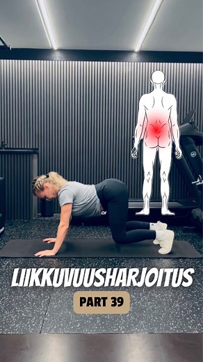3 MINUUTTIA HELPOTTAMAAN KIPEÄN ALASELÄN JUMEJA 👉toista 1 minuutti jokaista liikettä Istutko paljon ja alaselkä on usein jumissa? Alaselän jumitus johtuu tavallisimmin staattisista asennoista, lihaskireyksistä tai keskivartalon tuen heikkoudesta. Istuminen, lonkankoukistajien kireys ja toispuoleinen kuormitus voivat lisätä jännitystä selän alueella. Helpotusta tuovat kevyt liike, venyttely ja lyhyet tauot päivän aikana. Toista näitä kolmea liikkuvuusliikettä 1 minuutin ajan päivittäin ja huomaa