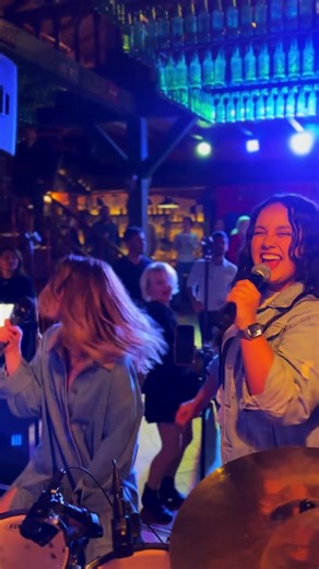 Ne distram la Towers Pub #LifeOnMars #trupacover