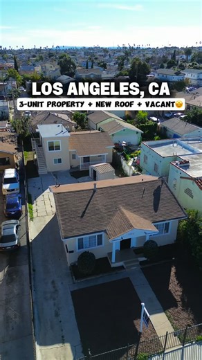 Kevin Fernandez on Instagram: "Comment “LA” for more info Text “LA27” to (323)272-7920 for more info 📲🏡🔑 3-UNIT PROPERTY WITH A NEW ROOF & FULLY VACANT🤩 Priced at: $ 847,900 6 Bedrooms 🛌 3 Bathrooms 🛁 1,708 SQFT 6,078 LOT SQFT New Floorings New Roof & New Staircases Separate Gas Meter & Electrical (Shared water meter) Washer/ dryer hookups Courtesy of Haydee De Dios DRE: 01715862 COLDWELL BANKER EXCLUSIVE Kevin Fernandez DRE: 02243370 Realty of America #paratiiiiiiiiiiiiiiiiiiiiiiiiiiiiiii