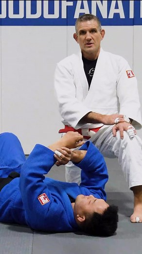When your go to grip break fails, try this! 💪🥋 @judo.fanatics @judogallery @american.judo @judoinsidecom @jimmypedrousa @europeanjudo @ajjf_official @judosilecer | American Judo