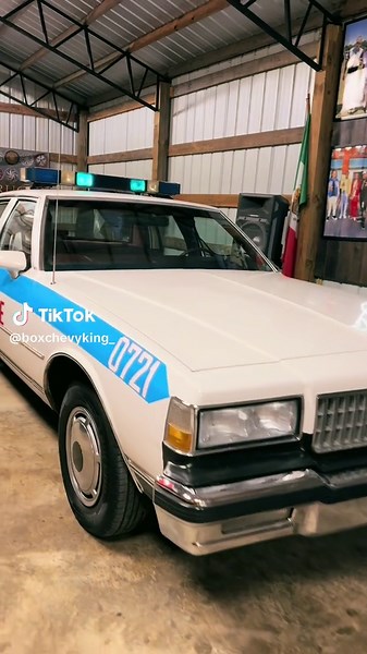 Building a Chicago Police Box Chevy for Carshows