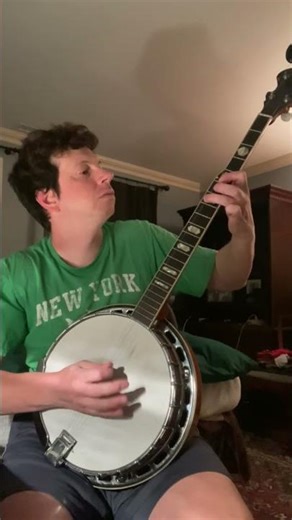 Megadeth "Symphony of Destruction" chorus riff on a banjo