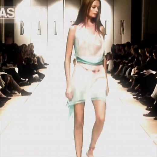 Tiktok probably won't deliver this video because of the time but that's ok.. #giselebundchen#fypシ゚viral#fypシ#giselebundchenedit#horsewalk#model#catwalk