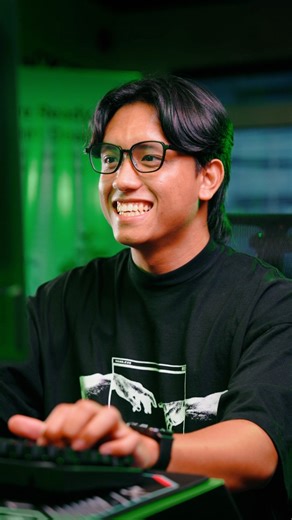 Experience Ray Tracing and DLSS 4 on the latest GeForce RTX 50 Series. 400 FPS sa 4K resolution? Totoo 'yan sa ARC Raiders gamit ang bagong NVIDIA® GeForce RTX™ 50 Series! 🤯 Sobrang game changer ng DLSS 4 at Multi Frame Gen para sa smooth at cinematic gameplay na walang lag. Kaya kung gusto mo ma-experience ang Ray Tracing and DLSS 4, upgrade na sa NVIDIA® GeForce RTX™ 50 Series ngayon! 🚀 NVIDIA GeForce Philippines PC WORTH Shop Now at PC Worth: https://www.pcworth.com/nvidia #RTXON #GeForcePa