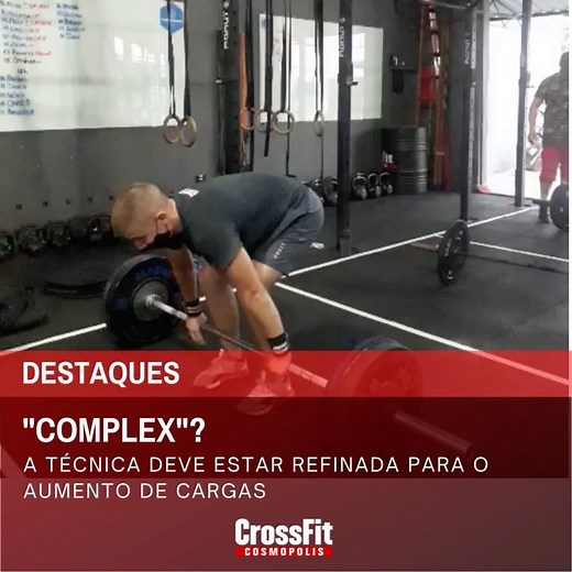 O que é um complex no CrossFit? … O complex é um estilo de treinamento bastante utilizado no CrossFit. Aliás, principalmente quando o treinamento é de LPO. Ele consiste em realizar uma sequência de exercícios onde o praticante não deve largar a barra para validar o movimento. … Afinal, não será apenas um movimento e sim uma continuidade de movimentos. … Porém devemos levar em consideração como os movimentos estão sendo realizados e não a quantidade de carga. … Vale lembrar que devemos aplicar mu