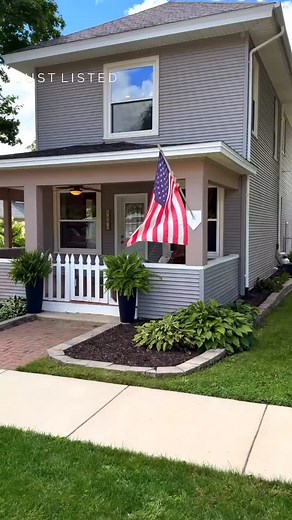 JUST LISTED | BELLEVILLE WI $299,900 Small-town charm with the kind...