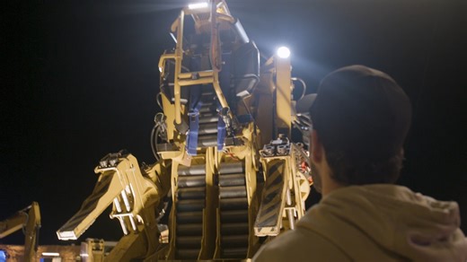 5.1K views · 44 reactions | Game over man, game over  Inspired by the iconic exoskeleton from the movie Aliens, Caterpillar built their own Power Armour - which featured in Cat Trial 14: After Hours Watch Trial 14 Now: https://bit.ly/3CutJgJ The Xenomorph Queen wouldn't stand a chance  | WesTrac Cat | Facebook