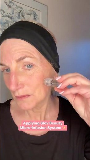 Say hello to glowing, hydrated skin with Glov Microinfusion.