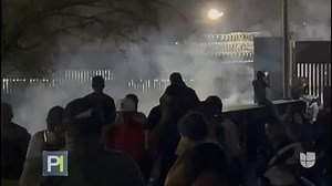85K views · 236 reactions |  Un falso rumor crea caos en la frontera con México: migrantes creyeron que las puertas estaban abiertas  Más en Primer Impacto a las 5pm/ 4C de lunes a viernes por Univision. | Primer Impacto | Facebook