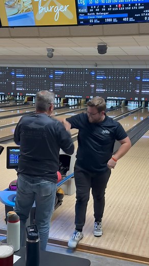 L O G A N HOFFMEISTER! 3️⃣0️⃣0️⃣ ‼️ 👏🏼 | Ten Pin Alley & Big Mike's