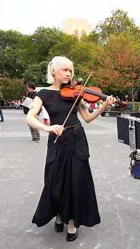 random violinist goes crazy improvising 🔥🙌 ‪@matildeheckler‬