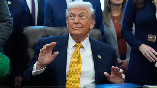 Investors need to 'look beyond the chaos' of Trump admin. in 2026
