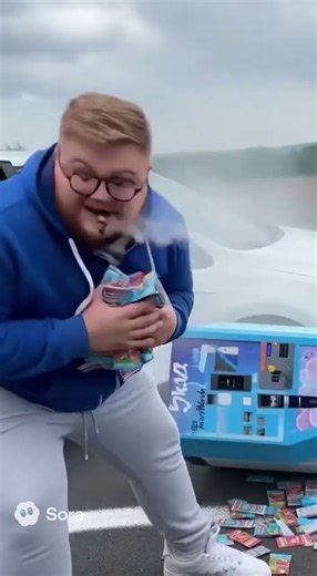 (Gratis) E-Zigaretten beim Automaten Hack #shorts #memes