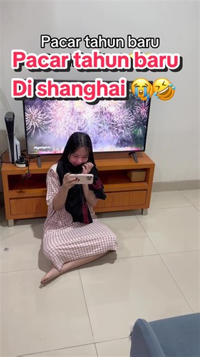 Pacar Tahun Baru di Shanghai: Komedi Konyol Vian dan Rina