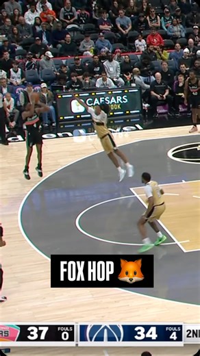 THE FOX HOP 😮‍💨🦊 📺 FanDuelSN SW | San Antonio Spurs