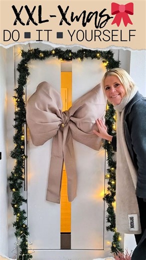 Marys Diy on Instagram: "▪️XXL-Schleife- Do it yourself ▪️ Überall sieht man gerade diese schönen Schleifen – aber ich habe mich gefragt: Wie mache ich eine richtig große Schleife, die ich auch draußen aufhängen kann und die wirklich wind- und wetterfest bleibt? Mit normalem Stoff funktioniert das ja leider nicht lange… Also habe ich mir eine Alternative überlegt: einen Duschvorhang als Material! Und ich sag’s euch: Für knapp 20 Euro bekommt man damit eine richtig große, outdoor-taugliche XXL-Sc