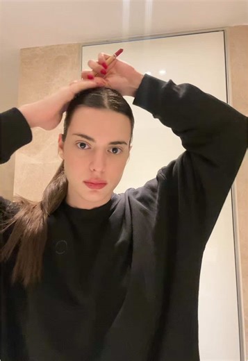 Sleek Ponytail Tutorial for Effortless Style