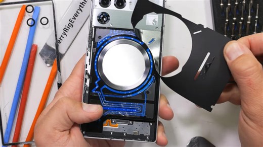 «Самый мощный смартфон в мире» RedMagic 11 Pro разобрали вплоть до уникальной СЖО