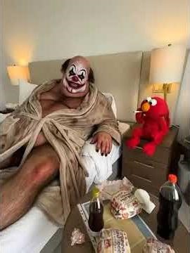 Creepy Clown & Elmo Smoke Session Gone HORRIBLY Wrong 🤡🔴💨🤮 (Vomit Warning! #clown #elmo